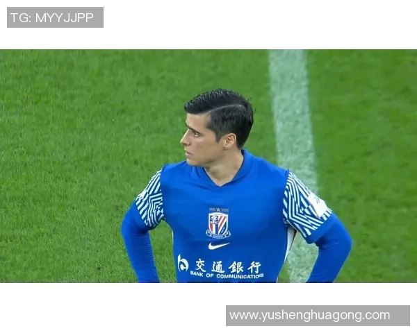 足球球星戴上安全帽的另类瞬间揭秘保护自己也能展现风采